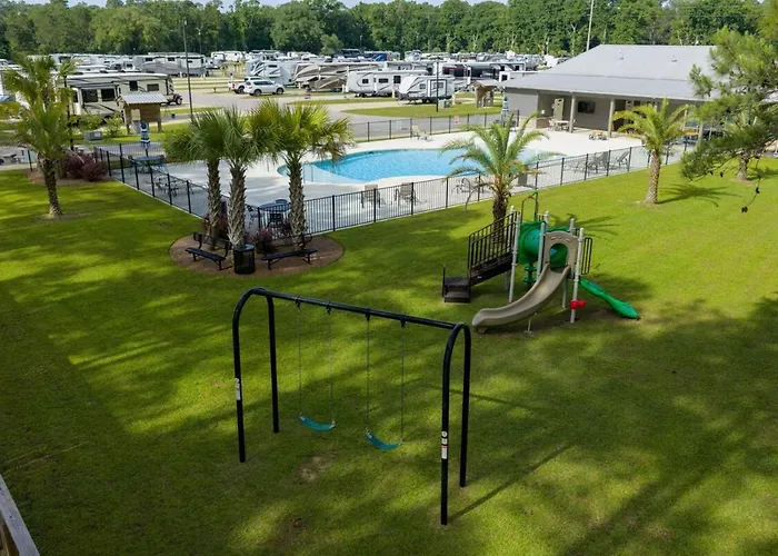 Your Glamping Escape Awaits 5 Miles From The Holiday home