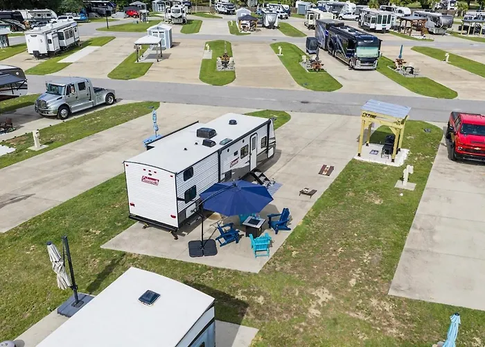 Your Glamping Escape Awaits 5 Miles From The *