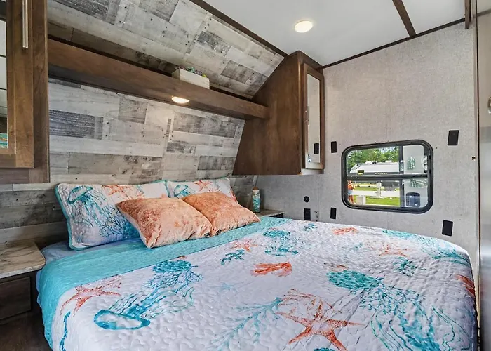Your Glamping Escape Awaits 5 Miles From The *